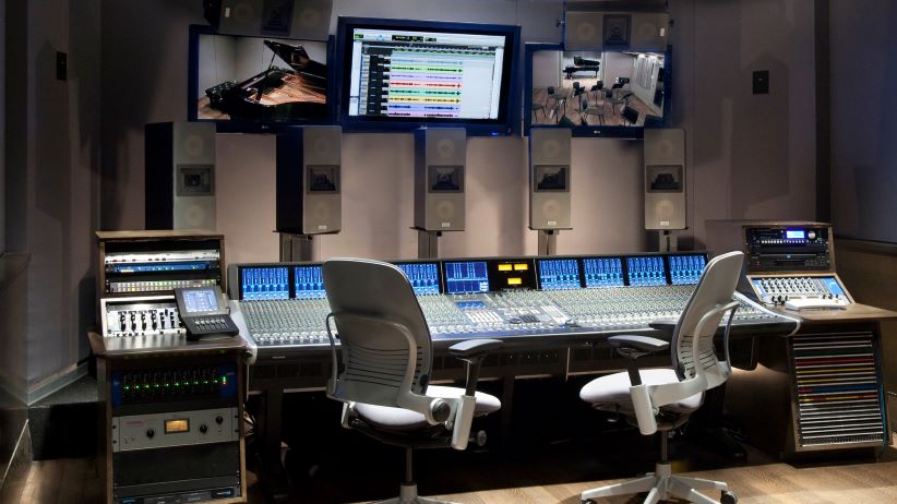 Dr. Andrew Lipinski, founder of Lipinski Sound Corporation, speaking at NYU Dolan